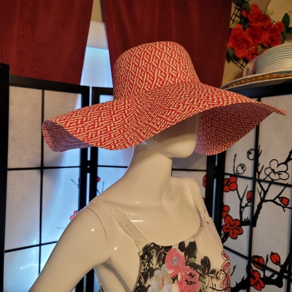 LADIES FLOPPY PINK WHITE WEAVED SUN HAT FOR BEACH OR PARTY..USED FOR DECOR ONLY - Picture 2 of 7
